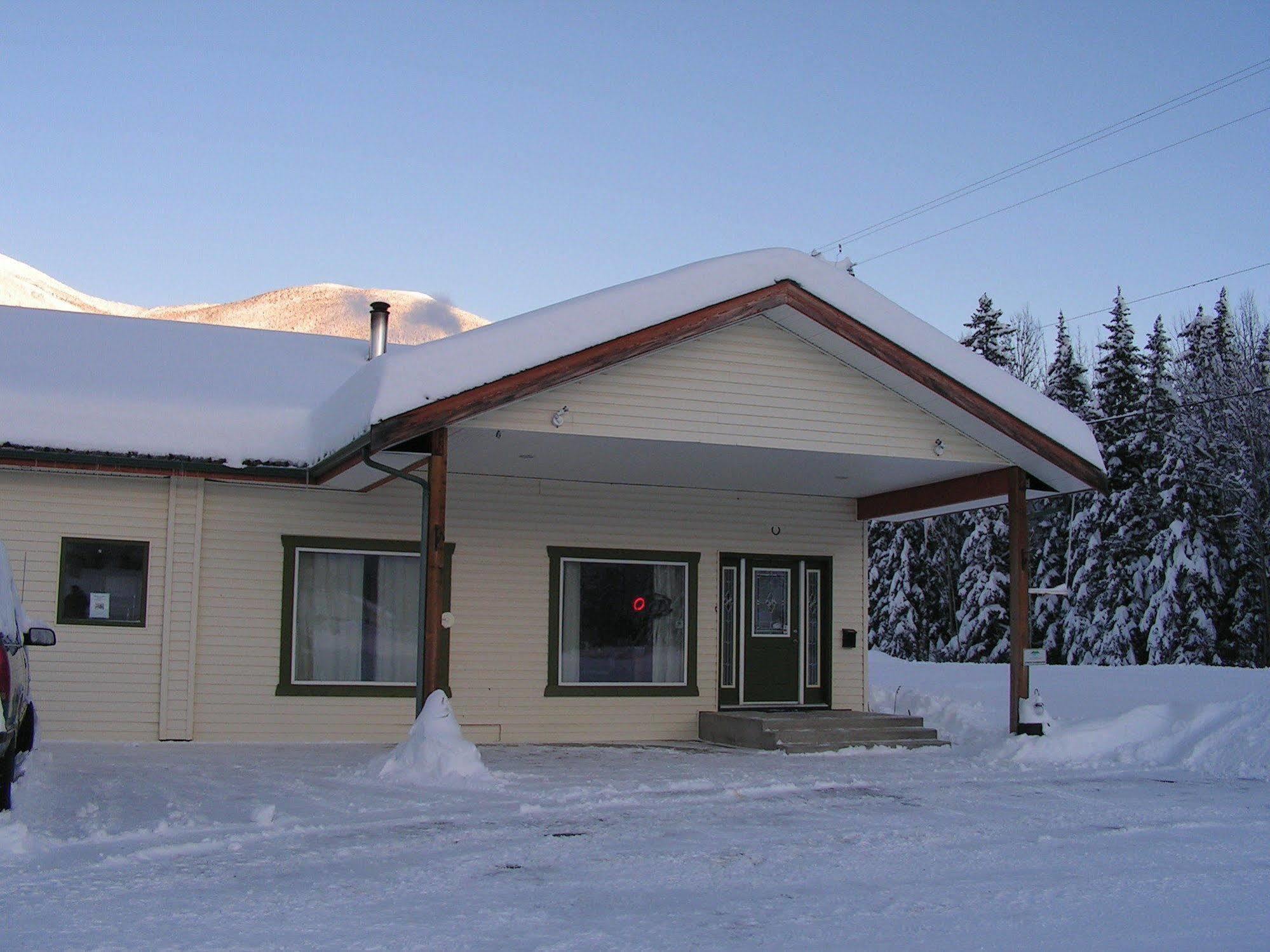 Bell Mountain Motel Mcbride Exterior foto